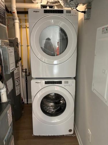 120-708 Woolwich St, Guelph, ON - Indoor Photo Showing Laundry Room