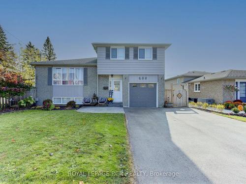 301 Domville St, Wellington North, ON - Outdoor With Facade