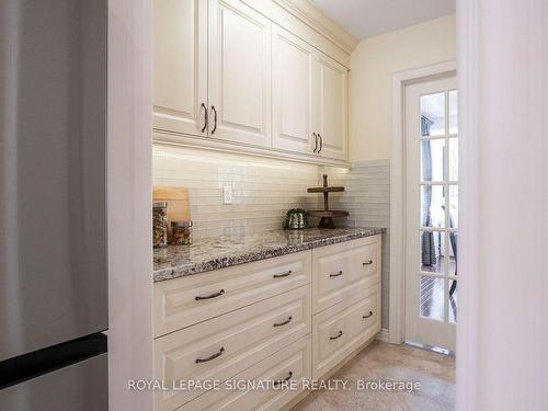 12 Coakwell Dr, Markham, ON - Indoor Photo Showing Kitchen