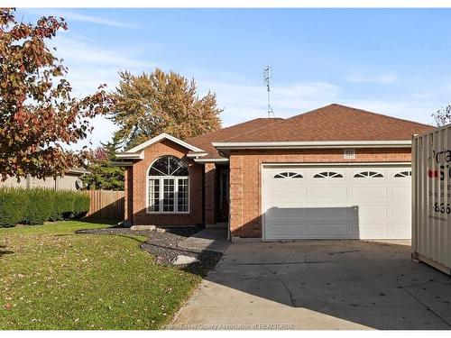 818 Cottage Grove, Kingsville, ON 