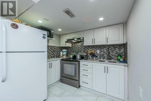 47 Maple Trail Road, Caledon, ON - Indoor Photo Showing Kitchen