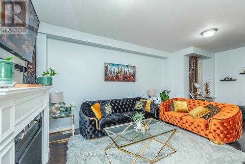 47 Maple Trail Road, Caledon, ON - Indoor Photo Showing Living Room