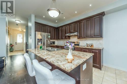 47 Maple Trail Road, Caledon, ON - Indoor Photo Showing Kitchen With Double Sink With Upgraded Kitchen