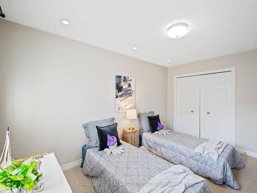 2404 Old Brompton Way, Oakville, ON - Indoor Photo Showing Bedroom