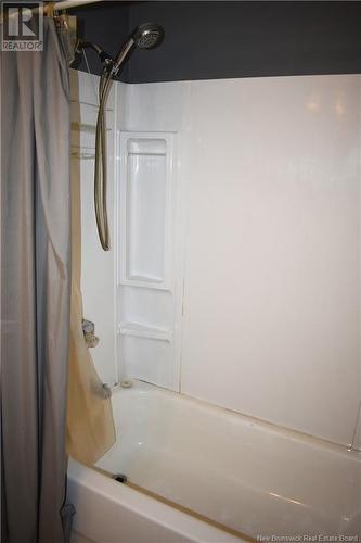 115 Elizabeth Street, Woodstock, NB - Indoor Photo Showing Bathroom