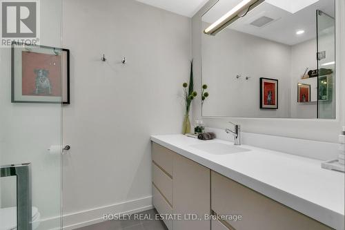 68 Sutherland Drive, Toronto, ON - Indoor Photo Showing Bathroom