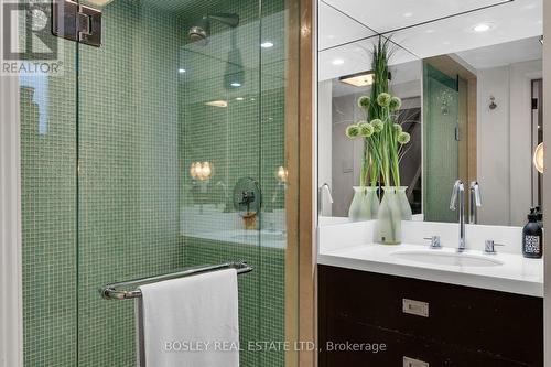 68 Sutherland Drive, Toronto, ON - Indoor Photo Showing Bathroom