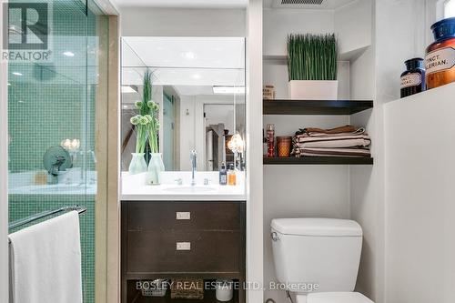 68 Sutherland Drive, Toronto, ON - Indoor Photo Showing Bathroom