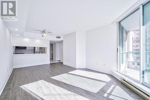 611 - 38 Elm Street, Toronto, ON - Indoor