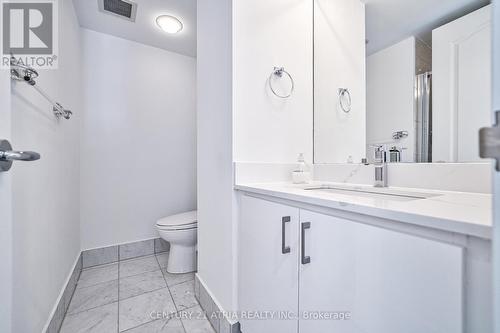 611 - 38 Elm Street, Toronto, ON - Indoor Photo Showing Bathroom