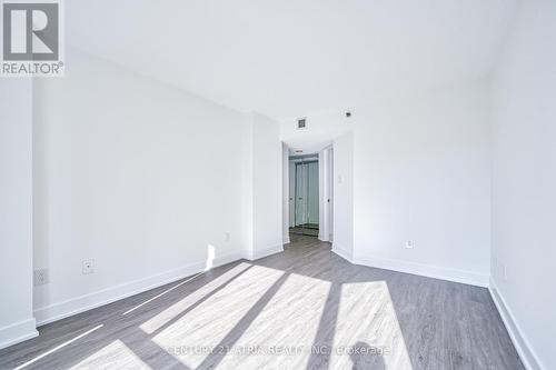 611 - 38 Elm Street, Toronto, ON - Indoor Photo Showing Bedroom