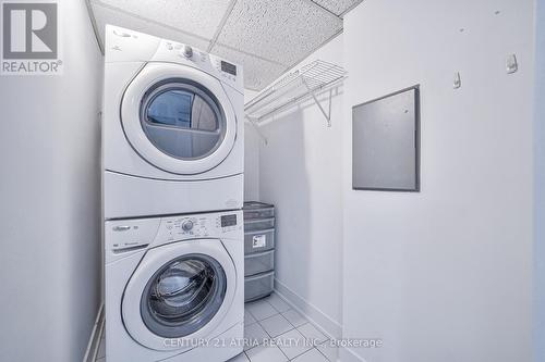 611 - 38 Elm Street, Toronto, ON - Indoor Photo Showing Laundry Room