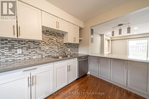 913 Carnaby Crescent, Oshawa, ON - Indoor Photo Showing Kitchen With Double Sink With Upgraded Kitchen