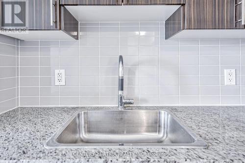 1935 - 7161 Yonge Street, Markham, ON - Indoor Photo Showing Kitchen With Upgraded Kitchen