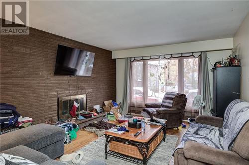 75 Birch, Garson, ON - Indoor Photo Showing Living Room