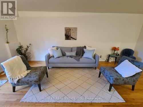 10 - 4357 Bloor Street W, Toronto, ON - Indoor Photo Showing Living Room