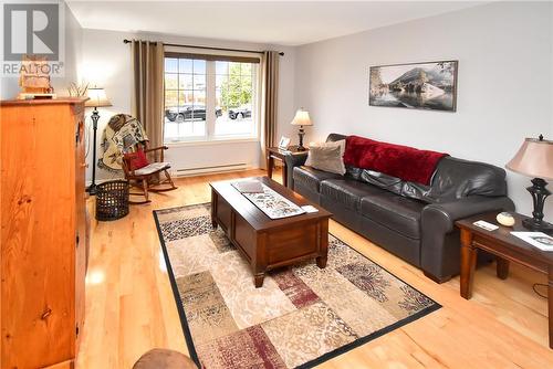 3204 Leduc Ave, Val Caron, ON - Indoor Photo Showing Living Room