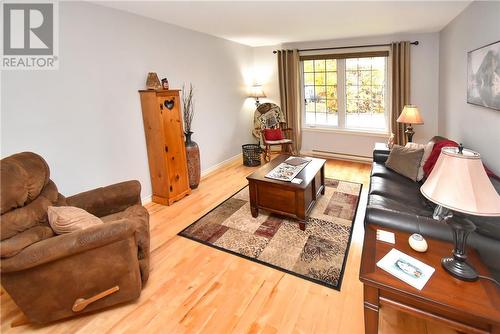 3204 Leduc Ave, Val Caron, ON - Indoor Photo Showing Living Room