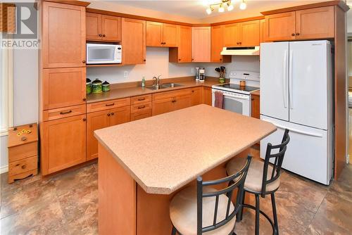 3204 Leduc Ave, Val Caron, ON - Indoor Photo Showing Kitchen With Double Sink