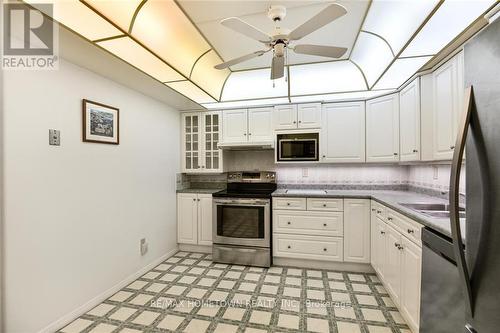 405 - 55 Water Street E, Brockville, ON - Indoor Photo Showing Kitchen