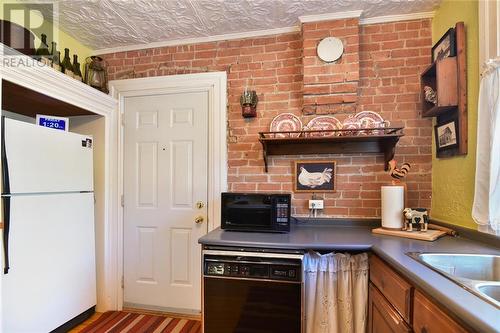 56 Murray Street, Brockville, ON - Indoor Photo Showing Kitchen