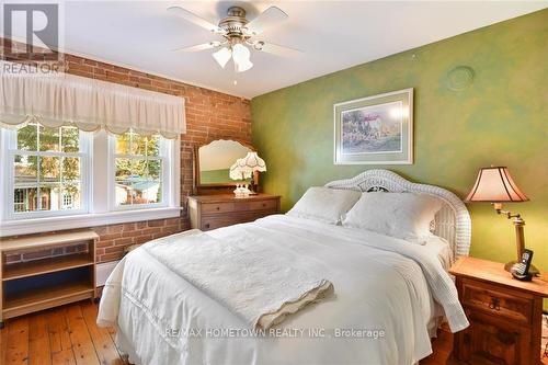 56 Murray Street, Brockville, ON - Indoor Photo Showing Bedroom