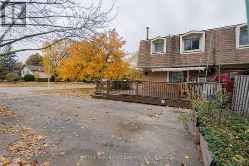 5 Manor Drive, Kitchener, ON - Outdoor