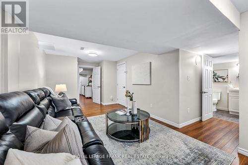 130 Worden Drive, Clarington (Courtice), ON - Indoor Photo Showing Living Room