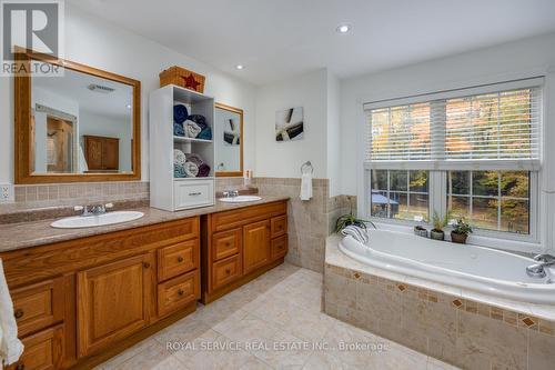 542 Larmer Line, Cavan Monaghan, ON - Indoor Photo Showing Bathroom