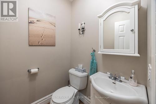 542 Larmer Line, Cavan Monaghan, ON - Indoor Photo Showing Bathroom