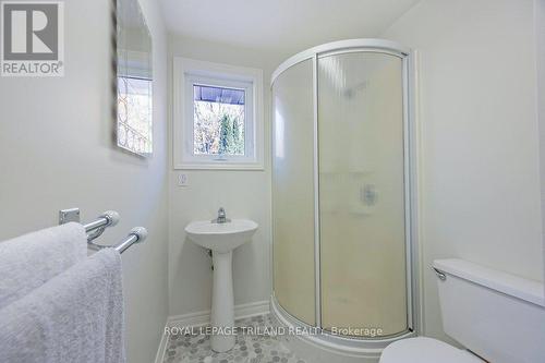 75 Mandeville Road, St. Thomas, ON - Indoor Photo Showing Bathroom