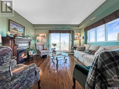 508 611 University Drive, Saskatoon, SK - Indoor Photo Showing Living Room With Fireplace