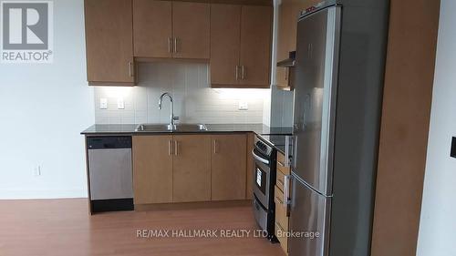 1110 - 68 Canterbury Place, Toronto, ON - Indoor Photo Showing Kitchen