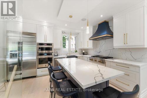 1566 Mount Pleasant Road, Toronto, ON - Indoor Photo Showing Kitchen With Upgraded Kitchen