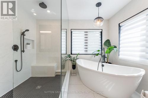 29 Marsh Harbour, Aurora, ON - Indoor Photo Showing Bathroom