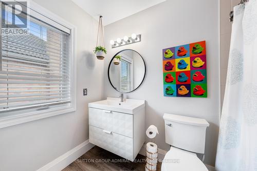 29 Marsh Harbour, Aurora, ON - Indoor Photo Showing Bathroom