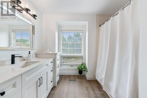 29 Marsh Harbour, Aurora, ON - Indoor Photo Showing Bathroom