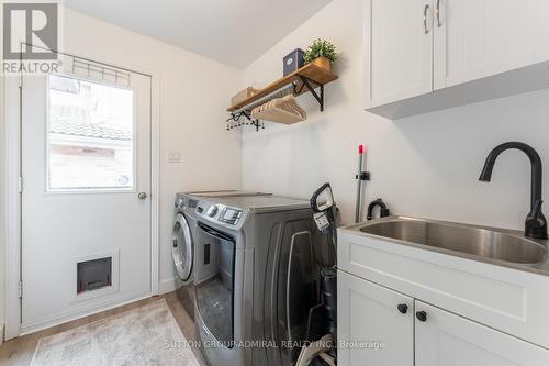 29 Marsh Harbour, Aurora, ON - Indoor Photo Showing Laundry Room