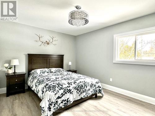 127 Maskinonge Road, Tay, ON - Indoor Photo Showing Bedroom