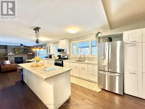 127 Maskinonge Road, Tay, ON - Indoor Photo Showing Kitchen With Upgraded Kitchen