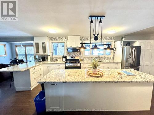 127 Maskinonge Road, Tay, ON - Indoor Photo Showing Kitchen With Upgraded Kitchen