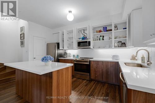 10 - 2255 Mcnab Lane S, Mississauga, ON - Indoor Photo Showing Kitchen