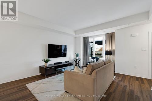 10 - 2255 Mcnab Lane S, Mississauga, ON - Indoor Photo Showing Living Room