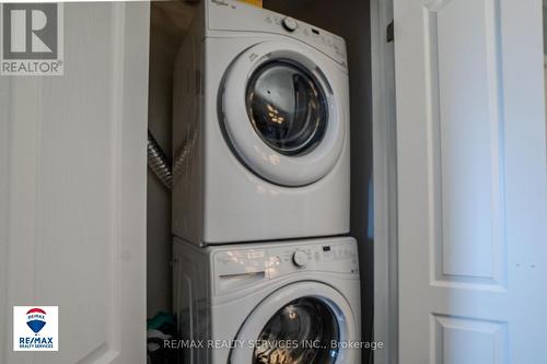 26 Larson Peak Road, Caledon, ON - Indoor Photo Showing Laundry Room