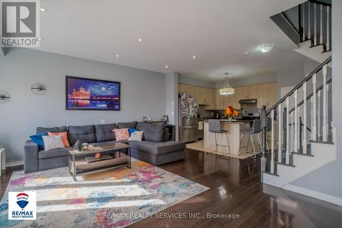 26 Larson Peak Road, Caledon, ON - Indoor Photo Showing Living Room