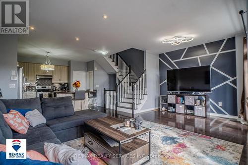 26 Larson Peak Road, Caledon, ON - Indoor Photo Showing Living Room