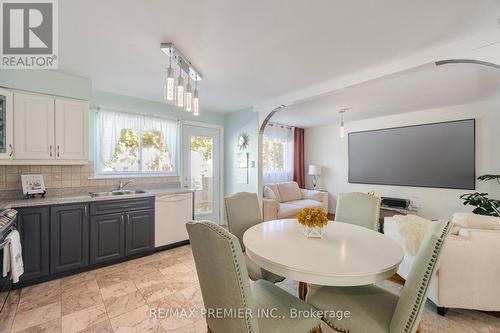 164 Avondale Boulevard, Brampton, ON - Indoor Photo Showing Dining Room