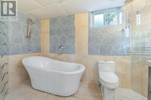 164 Avondale Boulevard, Brampton, ON - Indoor Photo Showing Bathroom