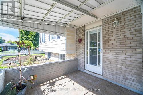 164 Avondale Boulevard, Brampton, ON - Outdoor With Exterior