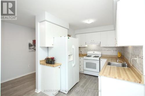 20 - 2021 Sixth Line, Oakville, ON - Indoor Photo Showing Kitchen